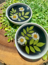 Load image into Gallery viewer, Daisy Trinket Dish
