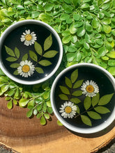 Load image into Gallery viewer, Daisy Trinket Dish
